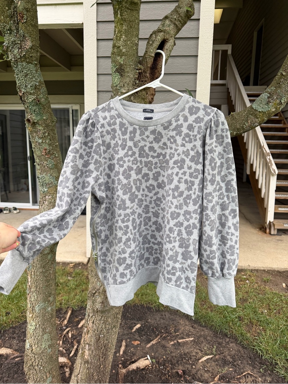 Cozy Gray Leopard Print Cotton Pullover Sweatshirt - Women